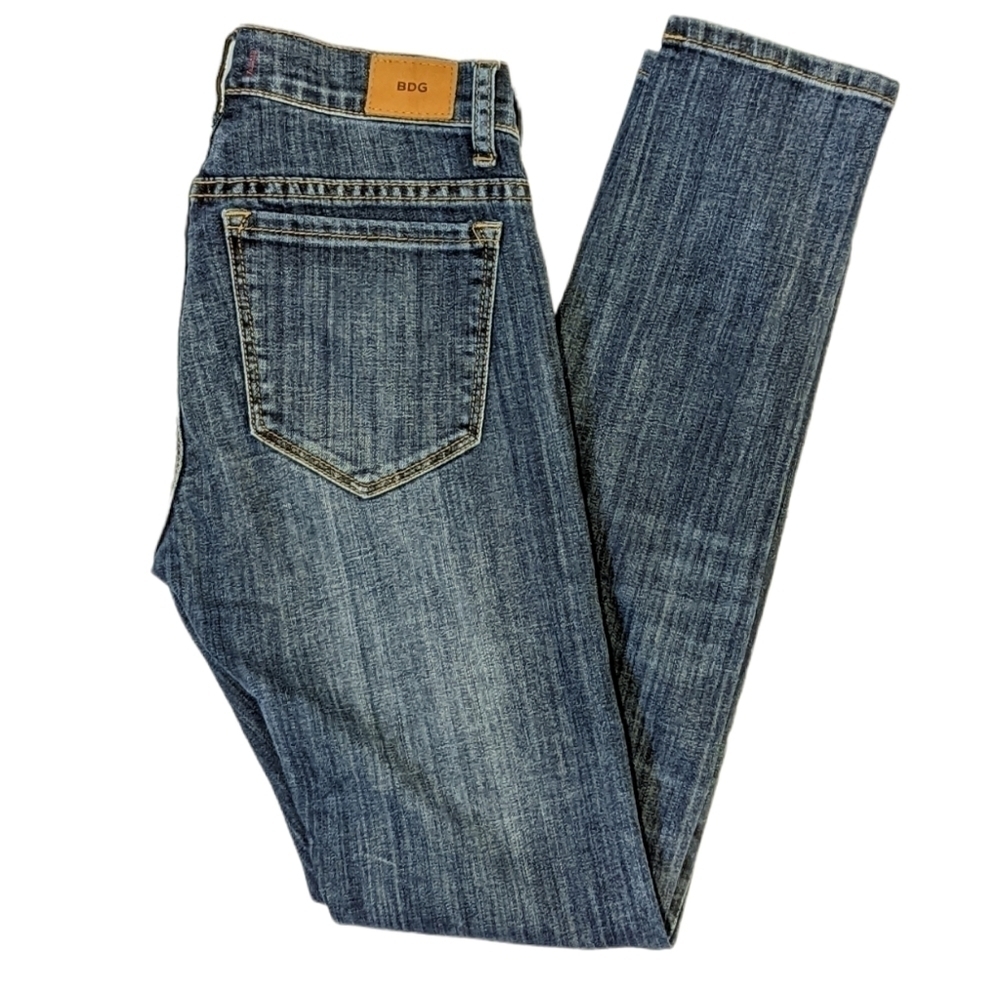 𝅺BDG Urban Outfitters Mid Rise Cigarette Ankle Jeans sz 26